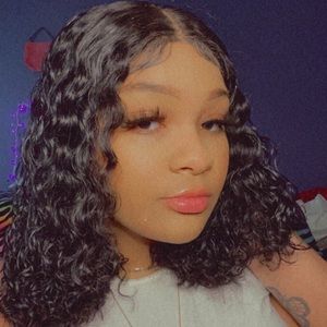 Meet your Posher, Kierra